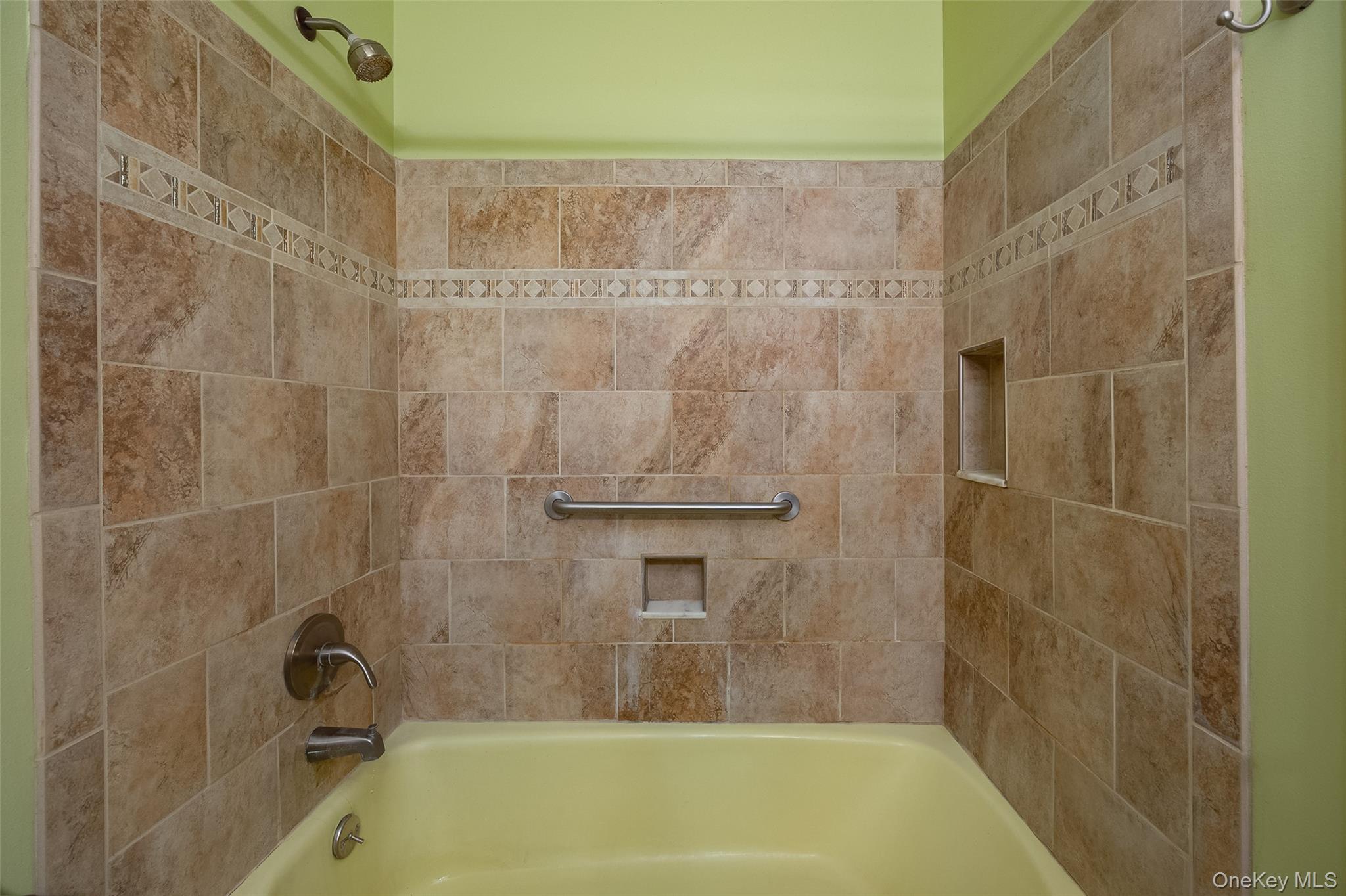 3 Hook Road, Unit 72H Poughkeepsie, NY 12601 - Photo 10 of 23 Full Bath