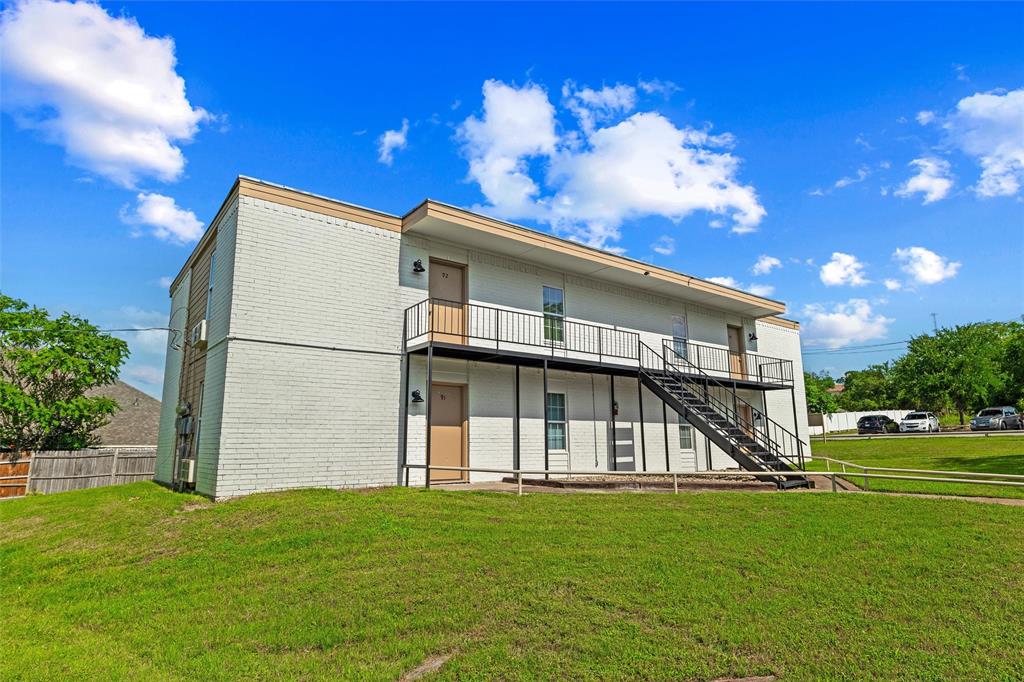 312 West Rentz Street, Unit 93 Weatherford, TX 76086 - Photo 6 of 15 Two-story multi-unit property featuring white brick veneer and a contrasting tan fascia