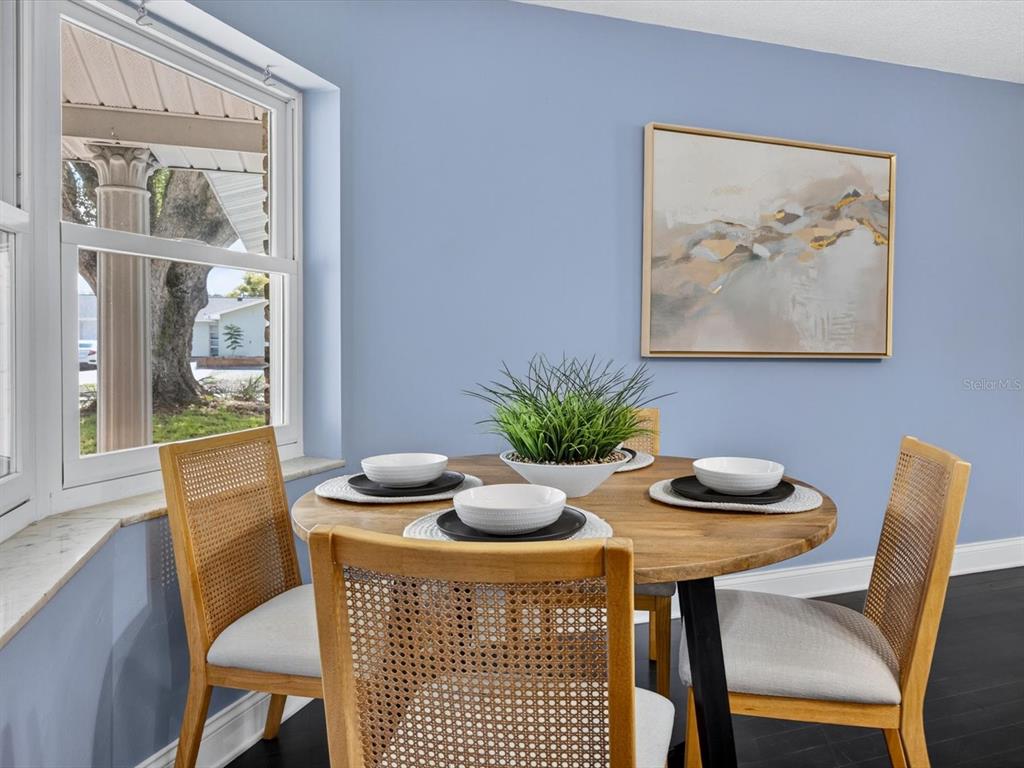 333 Cornwall Road Winter Park, FL 32792 - Photo 13 of 32 a dining room with furniture and window
