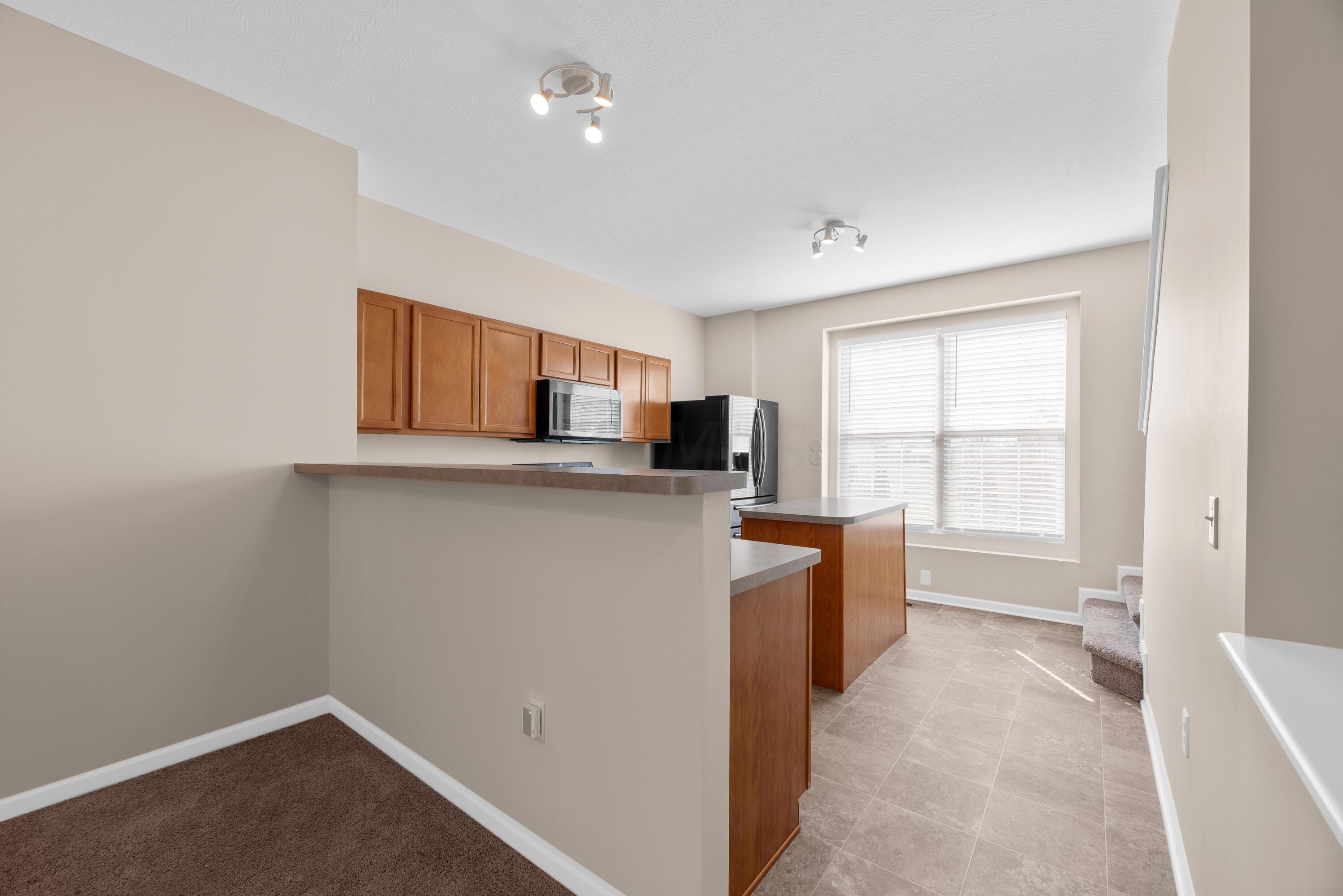 495 Autumn Ridge Circle Pickerington, OH 43147 - Photo 10 of 37 MAR_8475