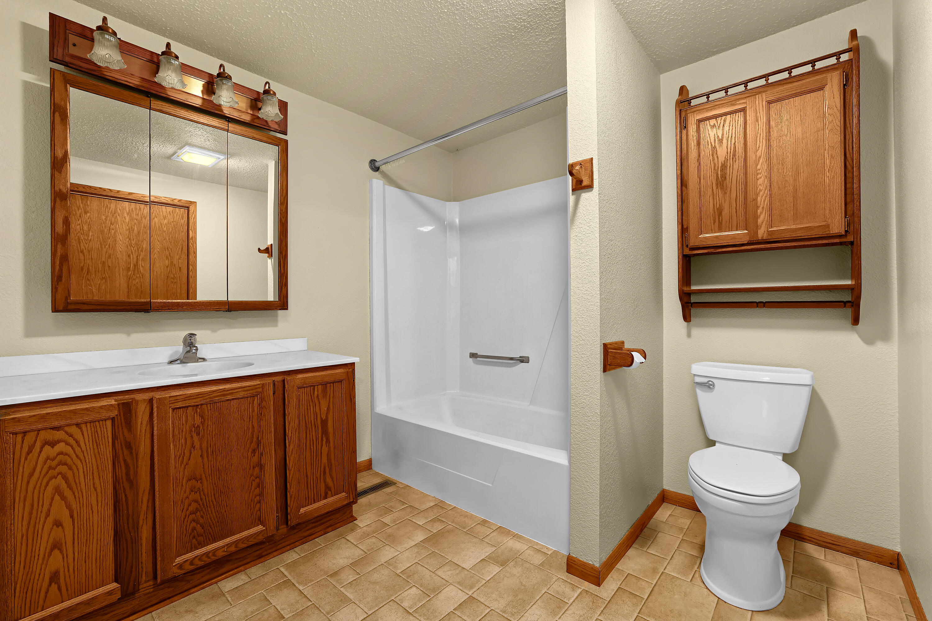 N8083 Amundson Coulee Road Farmington, WI 54636 - Photo 12 of 37 Dual entry full bathroom