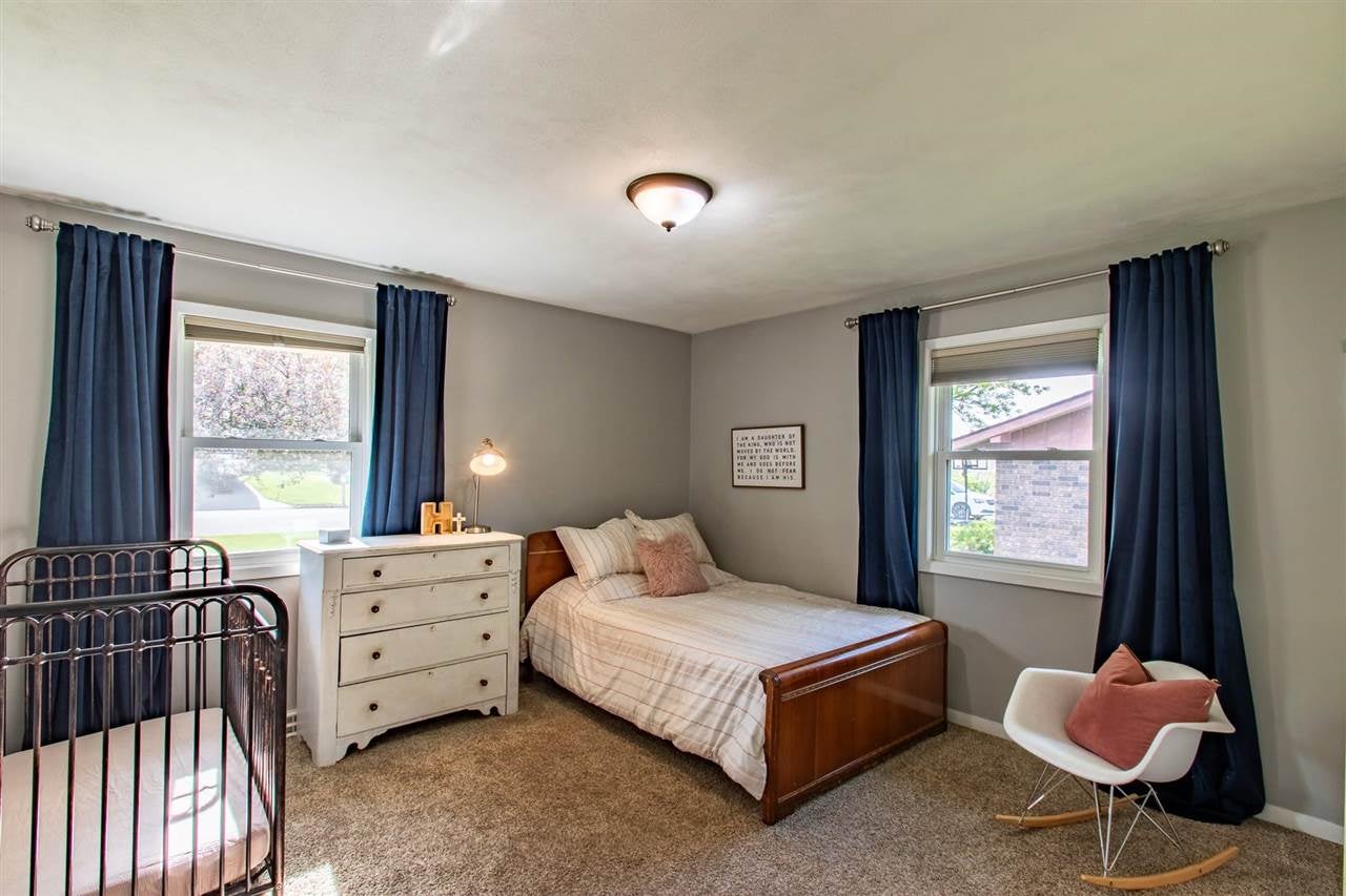 833 3rd Place Kalona, IA 52247 - Photo 12 of 30 Gallery Image 12