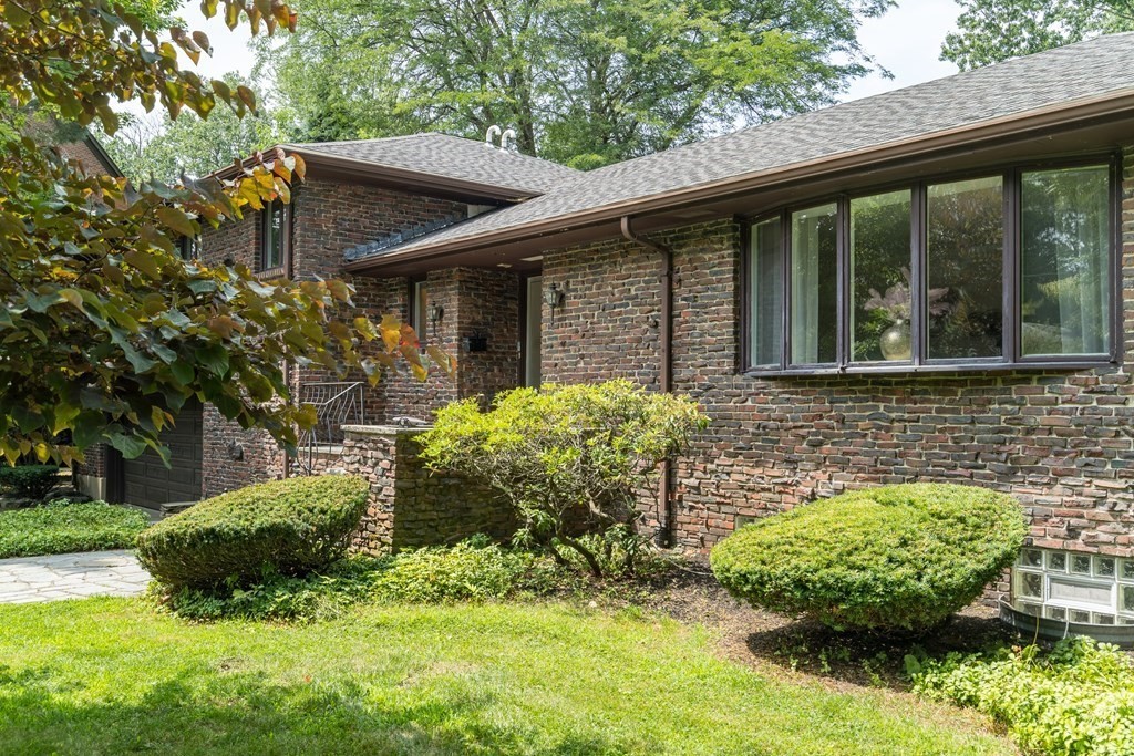 110 Kendall Road Lexington, MA 02421 - Photo 1 of 39