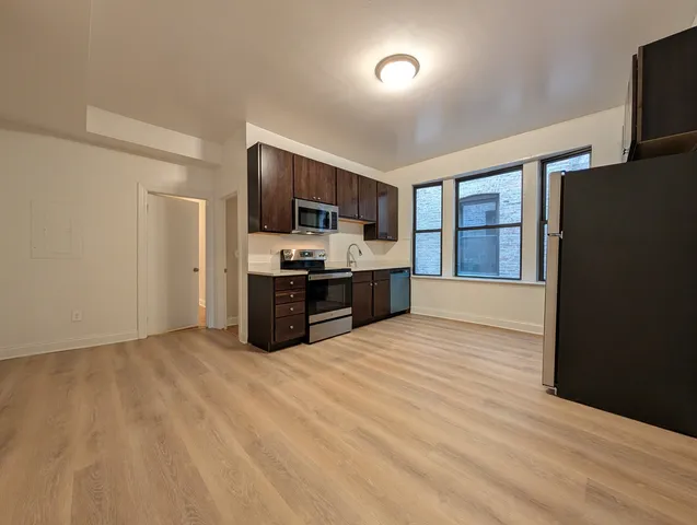 $2,995 | 2323 North Kedzie Boulevard, Unit 1, Chicago, IL 60647