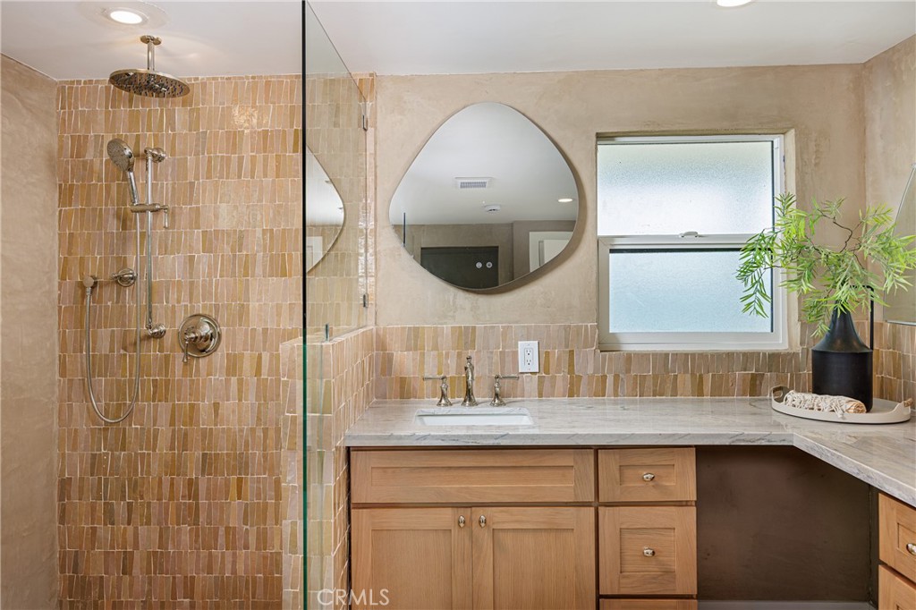 251 Highland Road Laguna Beach, CA 92651 - Photo 18 of 65 Main house: primary bath