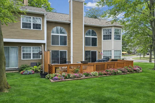 $354,900 | 500 Ascot Lane, Streamwood, IL 60107