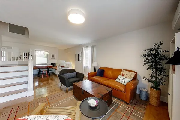 $3,400 | 364 Bellevue Avenue, Unit 5A, Newport, RI 02840