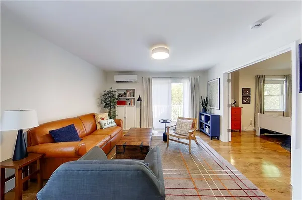 $3,400 | 364 Bellevue Avenue, Unit 5A, Newport, RI 02840