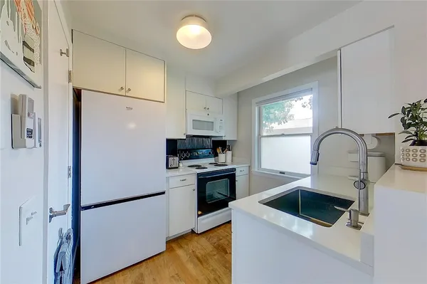 $3,400 | 364 Bellevue Avenue, Unit 5A, Newport, RI 02840