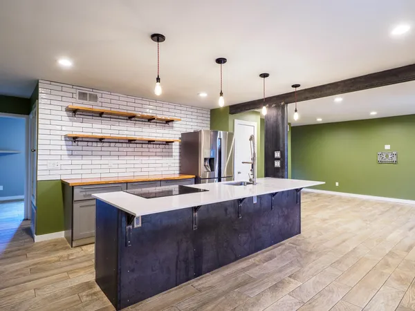 $370,000 | 2302 East Side Drive, Unit 28, Austin, TX 78704
