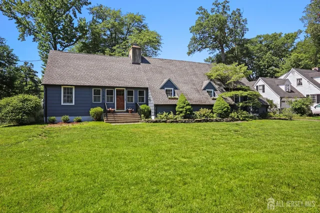 $685,000 | 386 Franklin Road, North Brunswick, NJ 08902