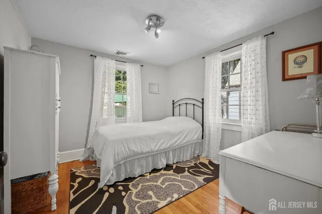 $685,000 | 386 Franklin Road, North Brunswick, NJ 08902