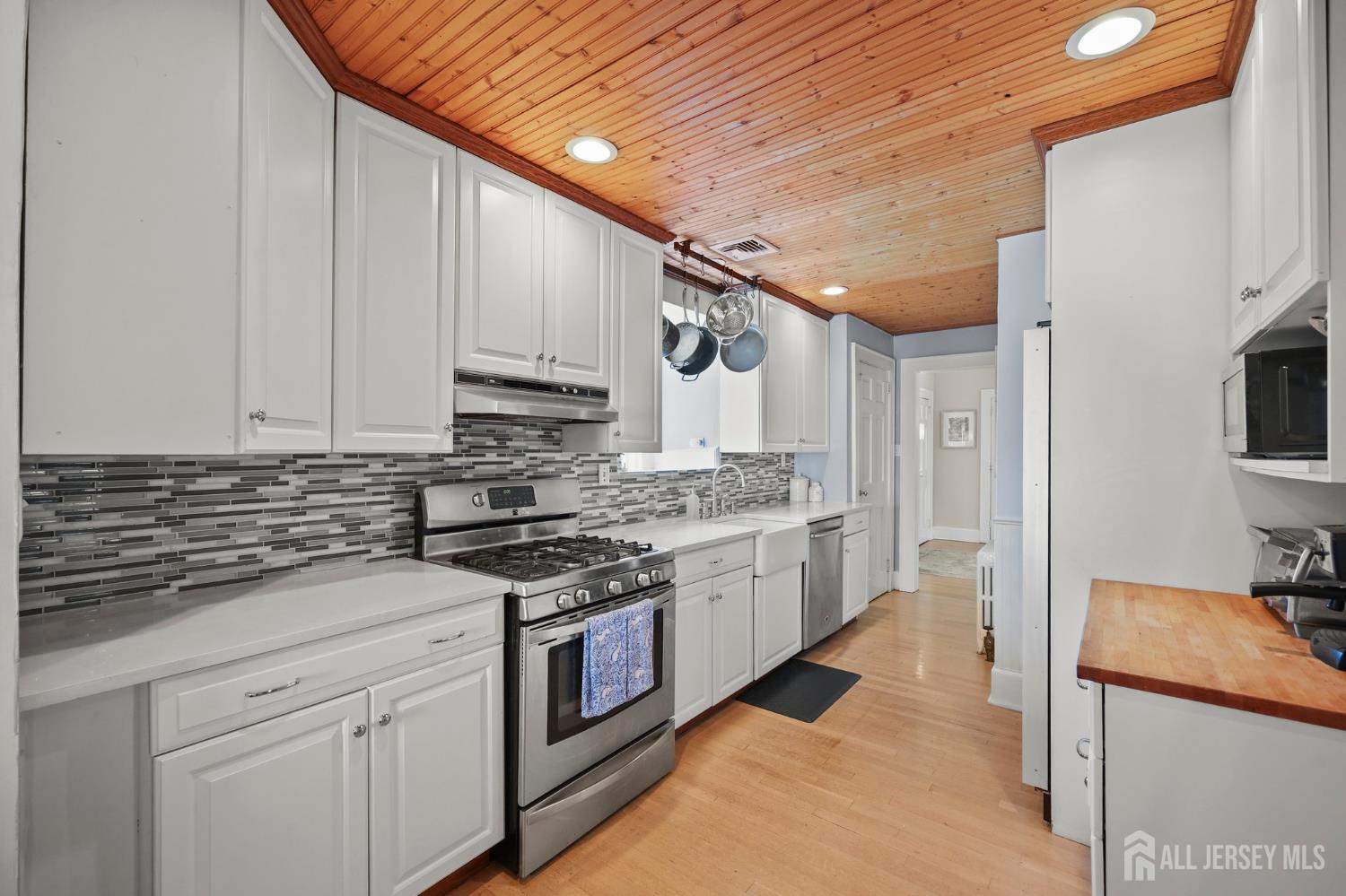 386 Franklin Road North Brunswick, NJ 08902 - Photo 24 of 66