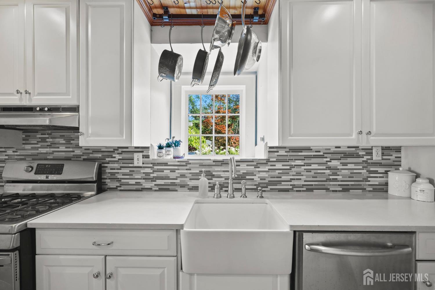 386 Franklin Road North Brunswick, NJ 08902 - Photo 25 of 66