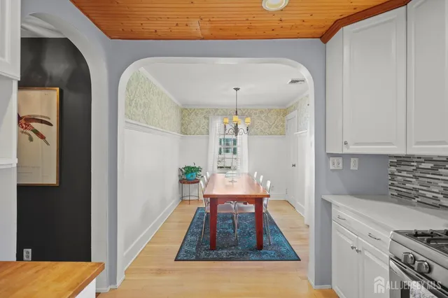 $685,000 | 386 Franklin Road, North Brunswick, NJ 08902