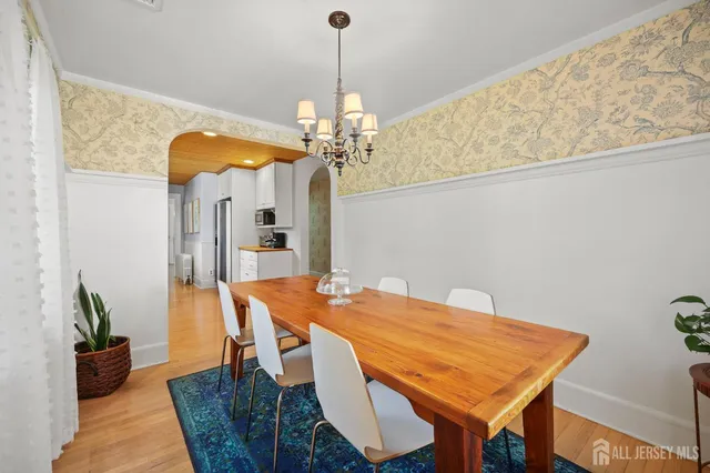 $685,000 | 386 Franklin Road, North Brunswick, NJ 08902