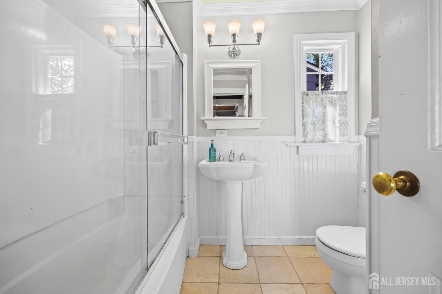 386 Franklin Road North Brunswick, NJ 08902 - Photo 31 of 66