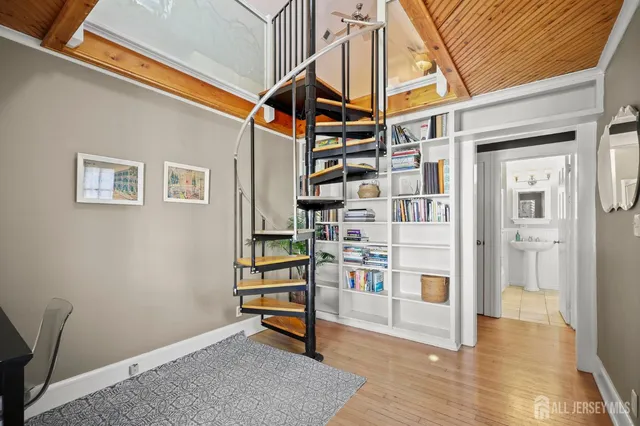 $685,000 | 386 Franklin Road, North Brunswick, NJ 08902