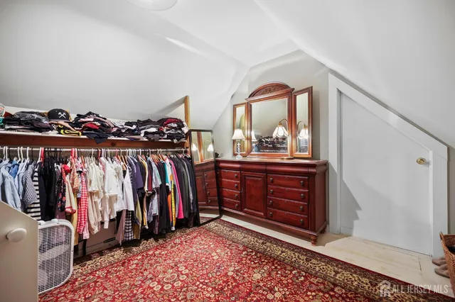 $685,000 | 386 Franklin Road, North Brunswick, NJ 08902