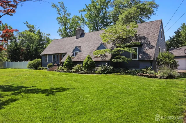 $685,000 | 386 Franklin Road, North Brunswick, NJ 08902