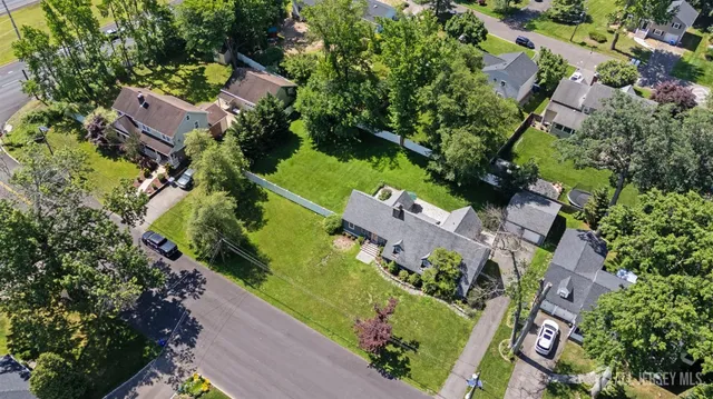 $685,000 | 386 Franklin Road, North Brunswick, NJ 08902