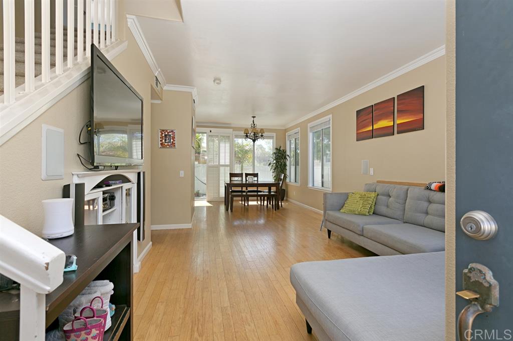 1129 Cambria Way Encinitas, CA 92024 - Photo 3 of 24 Gallery Image 3