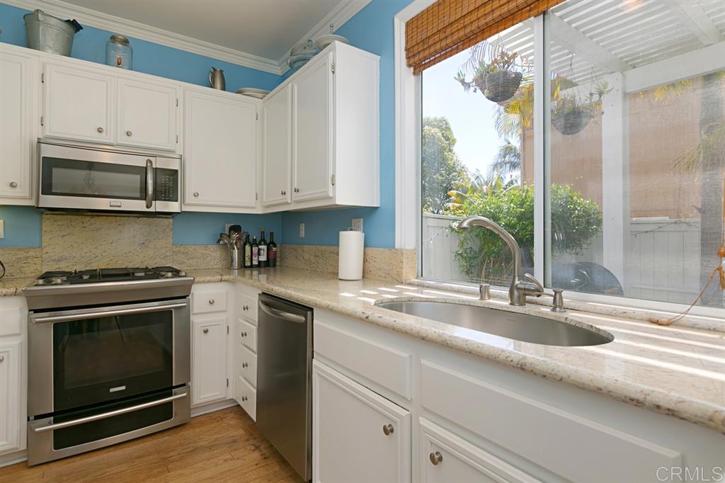 1129 Cambria Way Encinitas, CA 92024 - Photo 9 of 24 Gallery Image 9