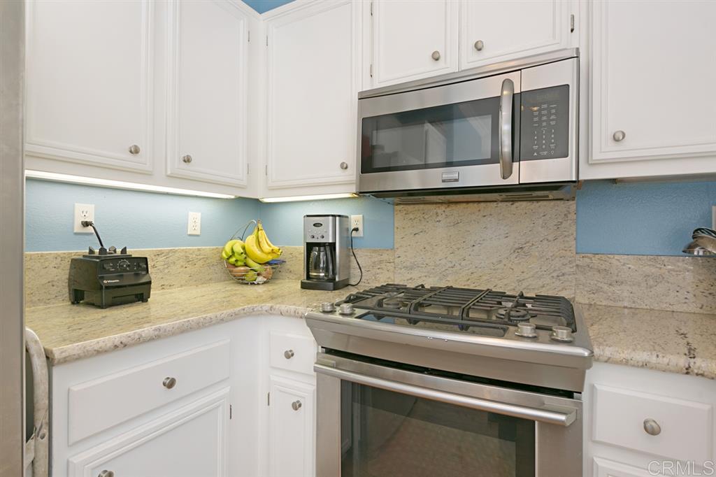 1129 Cambria Way Encinitas, CA 92024 - Photo 10 of 24 Gallery Image 10