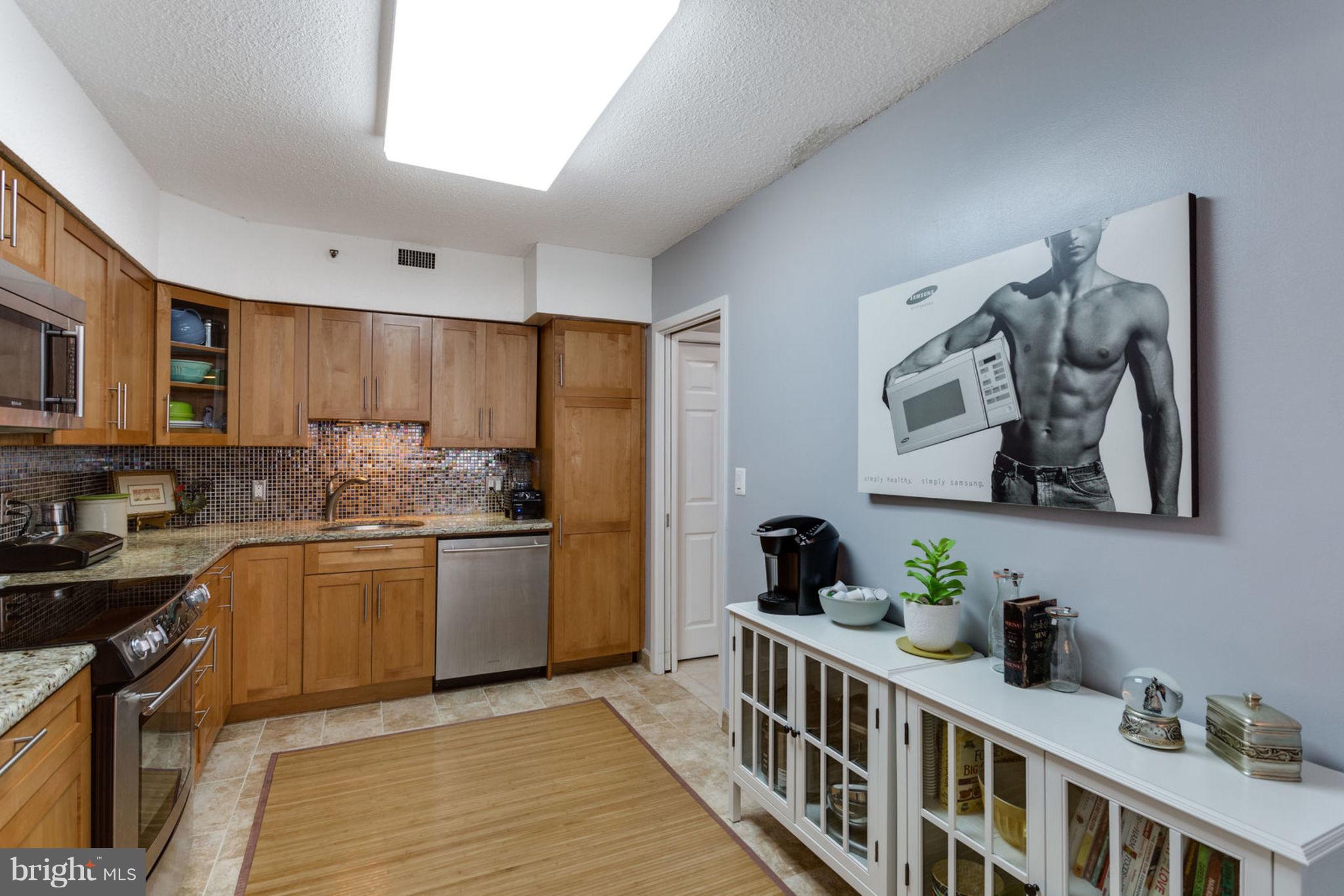 5501 Seminary Road, Unit 1002S Falls Church, VA 22041 - Photo 6 of 51 High quality tiled kitchen flooring