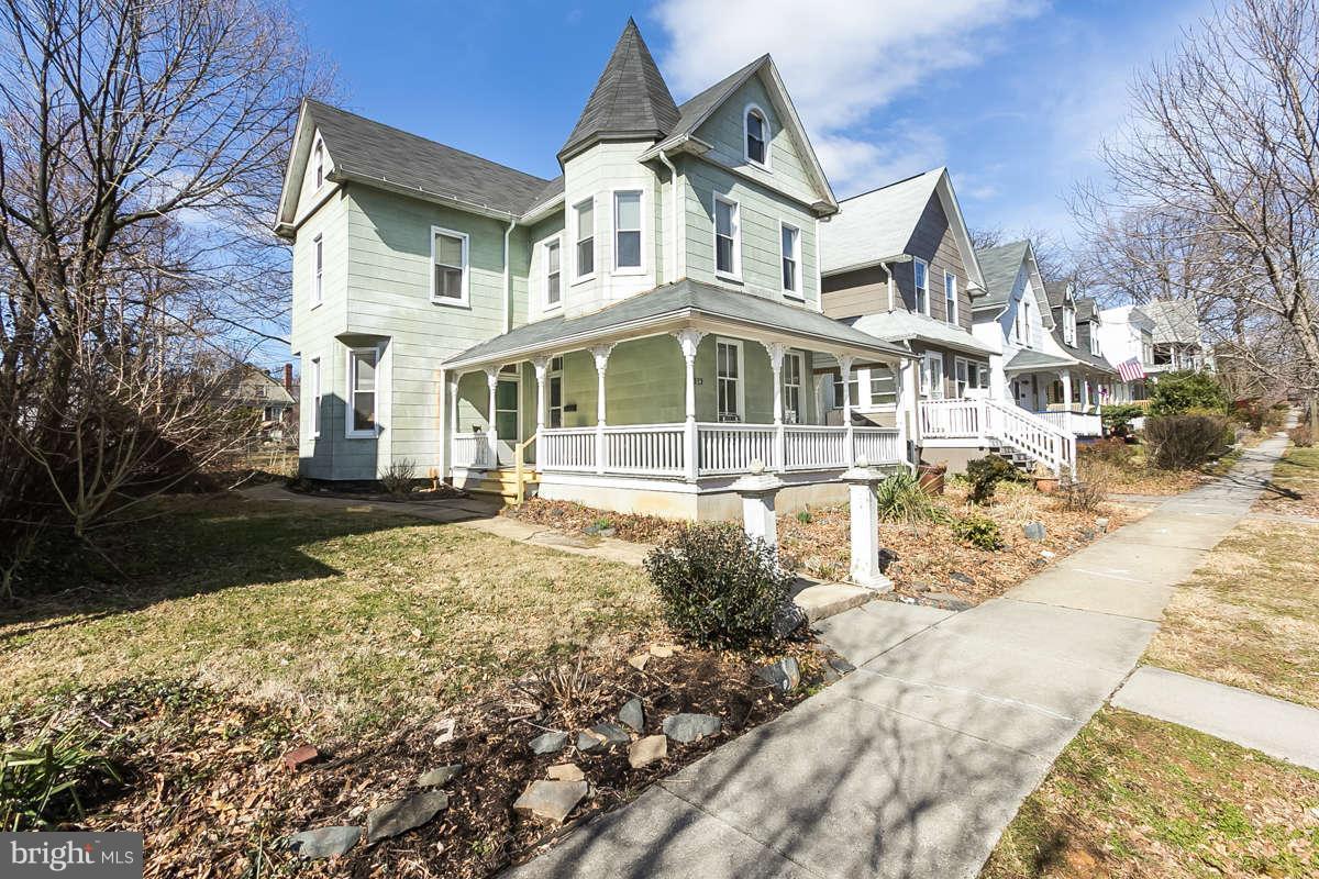4604 Schenley Road Baltimore, MD 21210 - Photo 1 of 30 a front view of a house with a yard