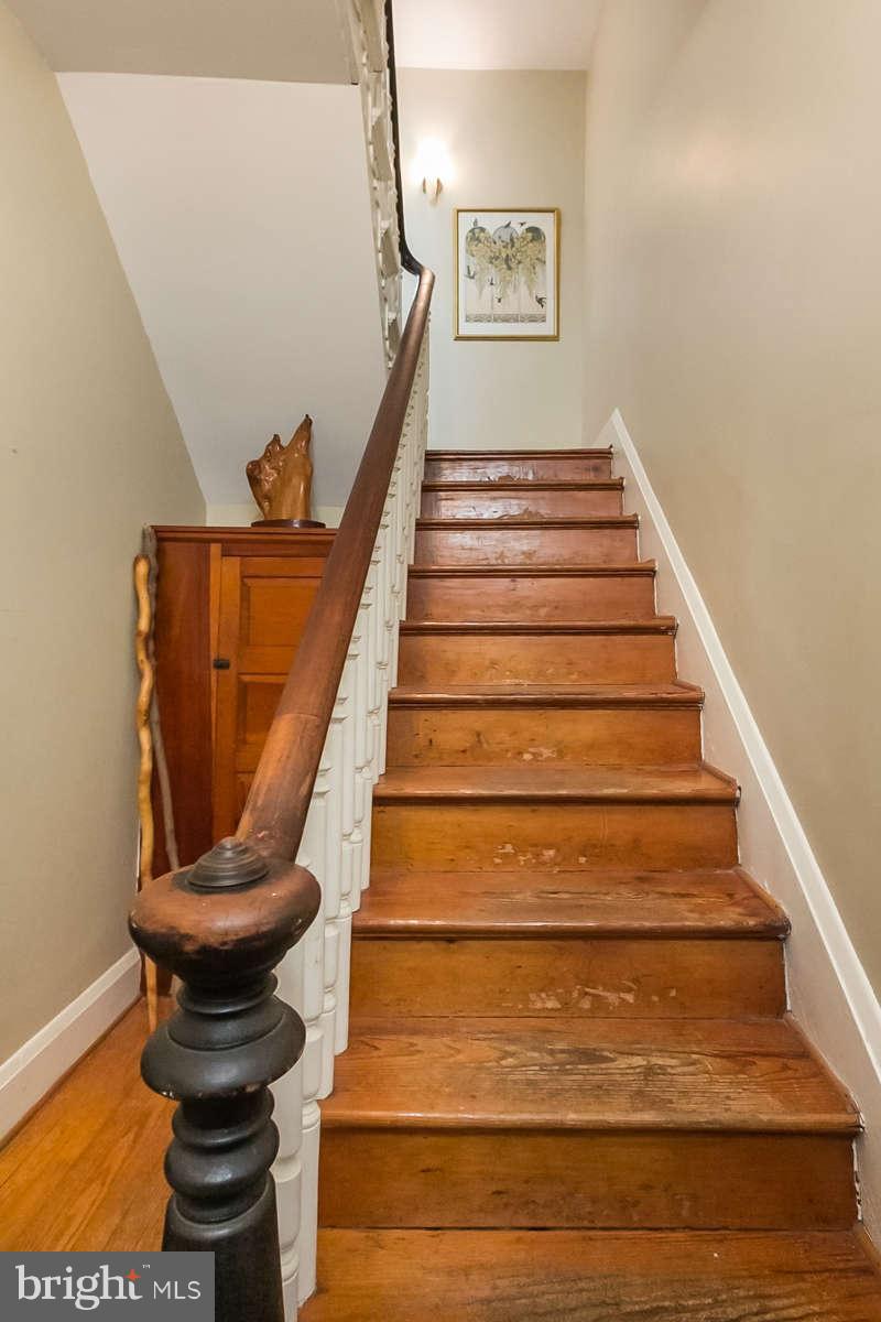 4604 Schenley Road Baltimore, MD 21210 - Photo 2 of 30 a view of entryway