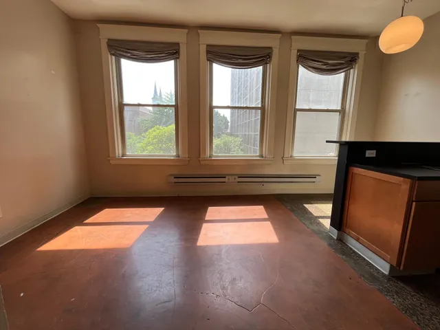 $79,500 | 488 Wabasha Street North, Unit 305, St. Paul, MN 55101