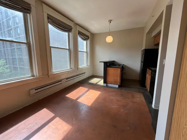 $79,500 | 488 Wabasha Street North, Unit 305, St. Paul, MN 55101