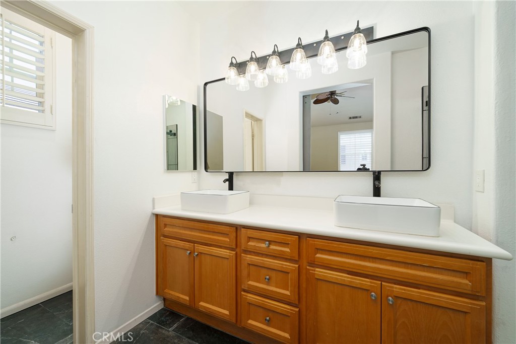 36 St Mays Road Ladera Ranch, CA 92694 - Photo 16 of 22 Primary Bathroom