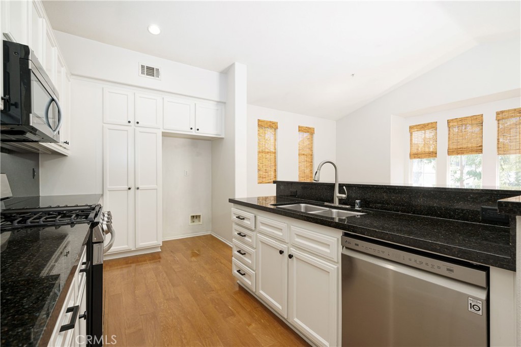 36 St Mays Road Ladera Ranch, CA 92694 - Photo 6 of 22