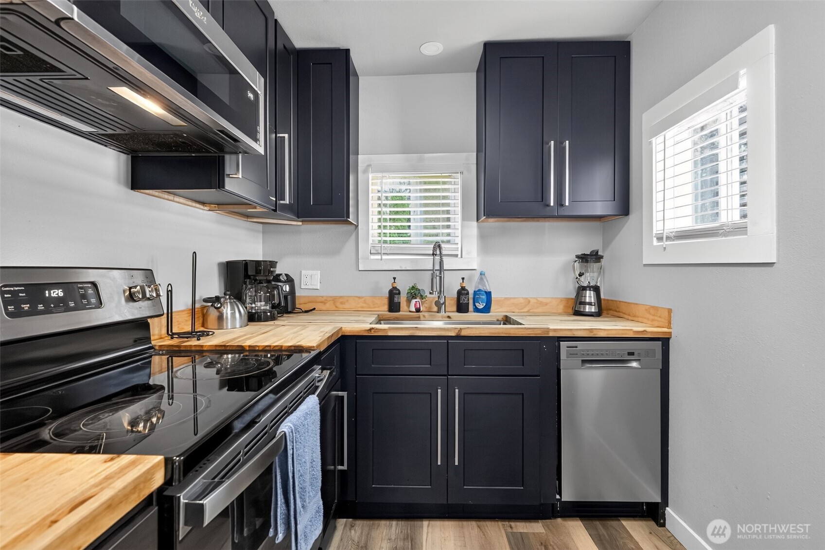 14808 131st Avenue Southeast Renton, WA 98058 - Photo 11 of 36
