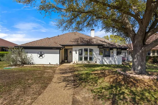 $429,000 | 1507 Sugar Creek Drive, Carrollton, TX 75007