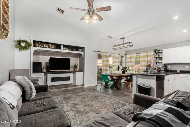 $400,000 | 804 South Tobin Circle, Mesa, AZ 85208