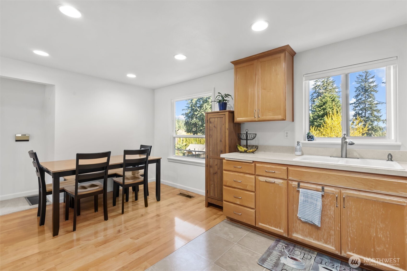 22511 82nd Avenue West Edmonds, WA 98026 - Photo 16 of 38