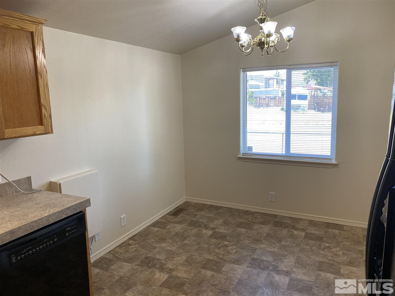 585 Magnolia Way Reno, NV 89506 - Photo 7 of 18 Photo 7