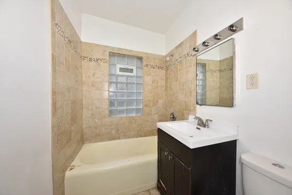 $250,000 | 4027 West Vliet Street, Unit 4029, Milwaukee, WI 53208