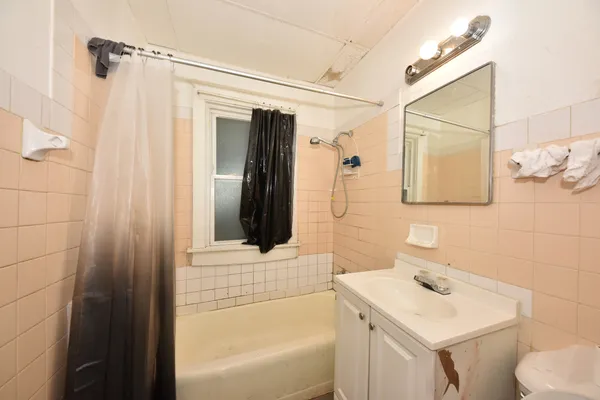 $250,000 | 4027 West Vliet Street, Unit 4029, Milwaukee, WI 53208