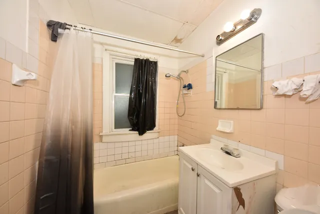 $264,900 | 4027 West Vliet Street, Unit 4029, Milwaukee, WI 53208