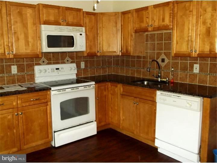 52 Highland Avenue Clementon, NJ 08021 - Photo 1 of 2 Kitchen
