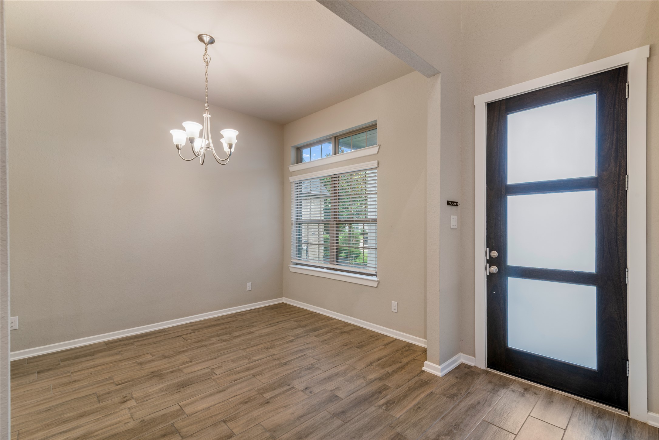4702 Primrose Valley Lane Fulshear, TX 77441 - Photo 6 of 37