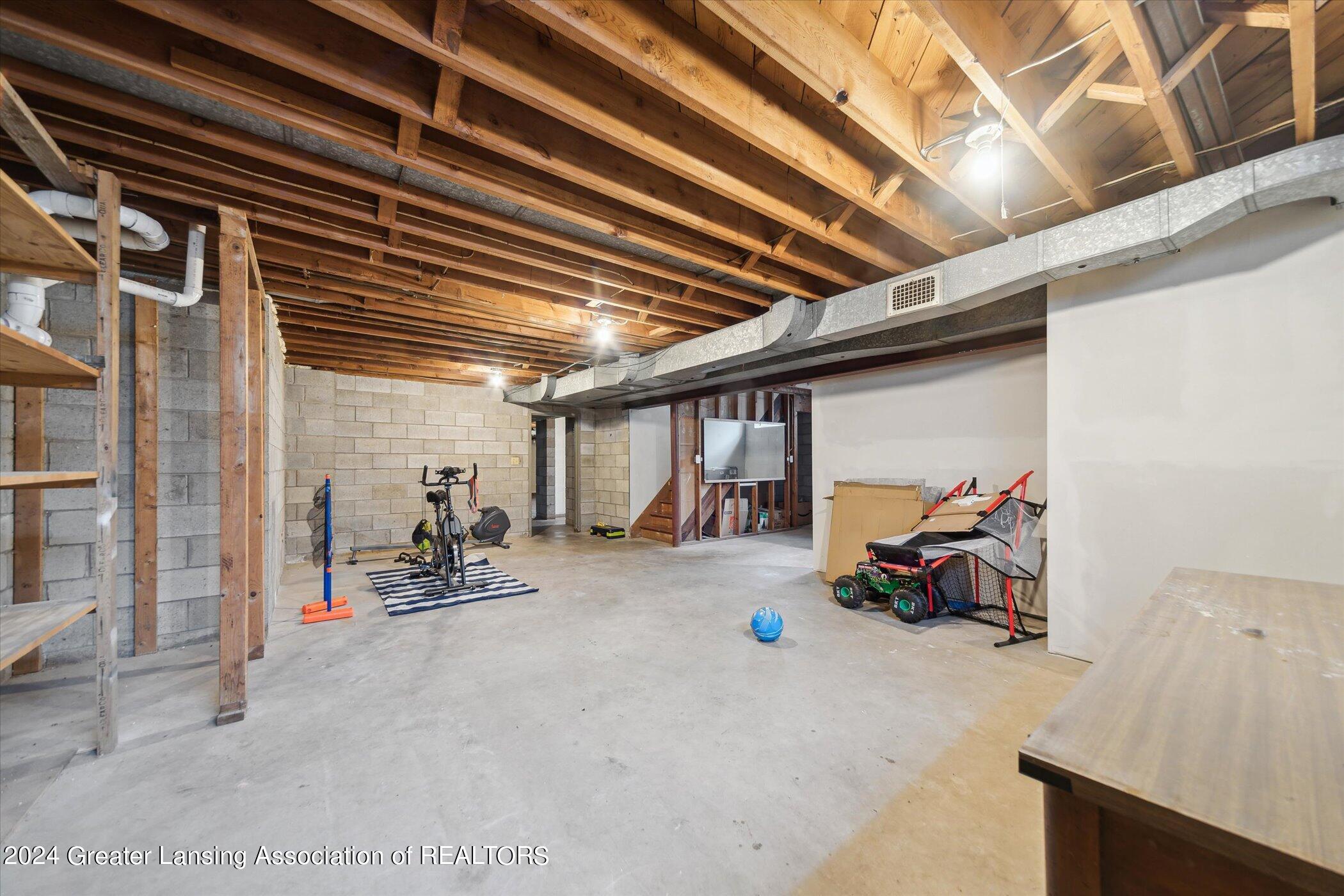 3910 Barton Road Lansing, MI 48917 - Photo 38 of 42 39-3910-Barton-Rd-Lansing-MI-48917-Windo