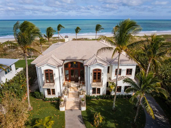 $14,900,000 | 6722 North Hwy A1A, Hutchinson Island, FL 34949
