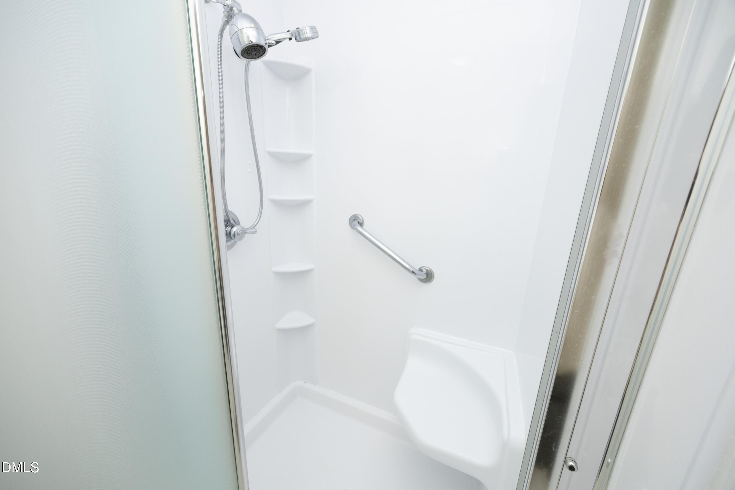 3004 Rue Sans Famille Raleigh, NC 27607 - Photo 29 of 38 33Shower