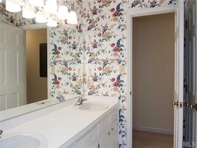 6109 Dodsworth Drive Raleigh, NC 27612 - Photo 9 of 21 Another view of hall bath.