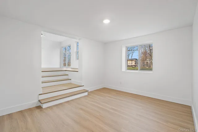 $799,999 | 39 Overland Drive, Wallkill, NY 12589